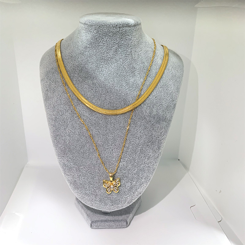 Stainless steel gold-plated/18k fashion blade chain, European and American fashion trend necklace